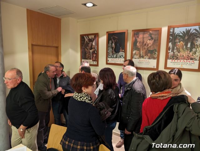 El alcalde felicita al Nazareno de Honor y al Pregonero de la Semana Santa del 2024 tras su nombramiento por parte del Ilustre Cabildo Superior de Procesiones - 25