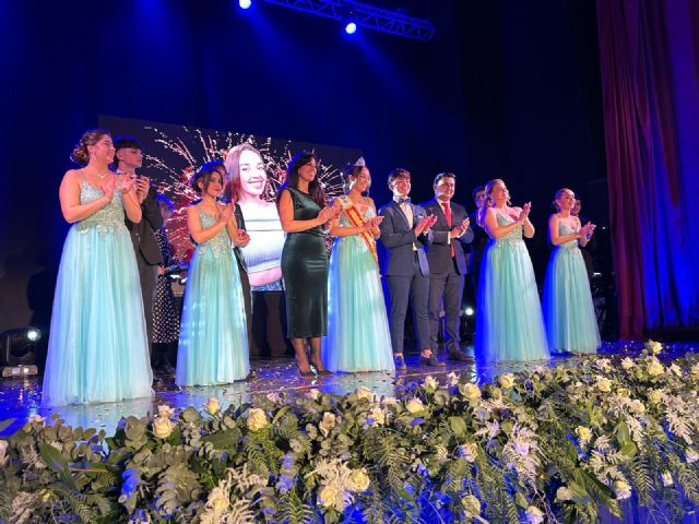 La joven Carmen María Gracia y la niña Aurora Fernández elegidas respectivamente reinas juvenil e infantil de Santiago de la Ribera - 1, Foto 1