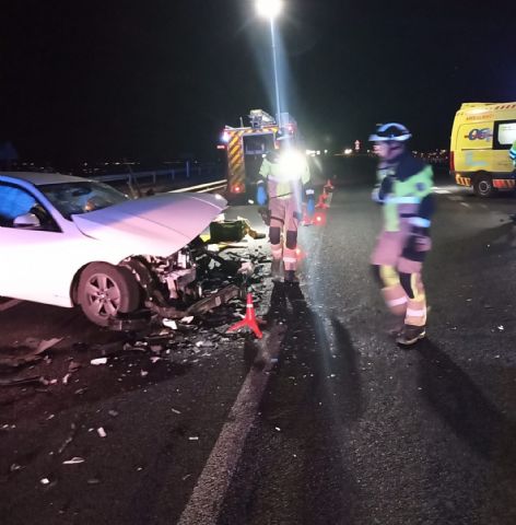 Fallece la conductora de un turismo al colisionar con otro en la autovía A-7, en Alhama, Foto 1