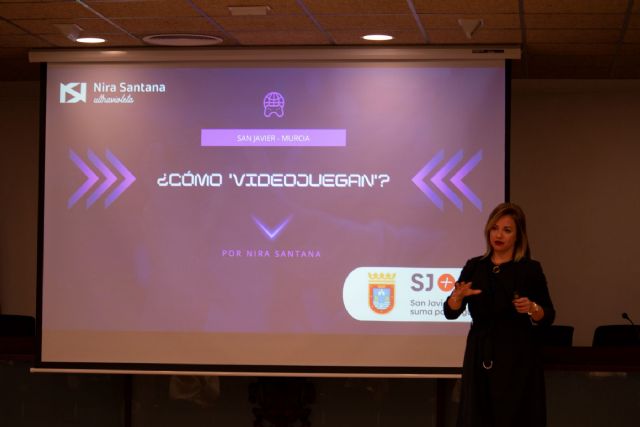 Nira Santana habla en San Javier sobre videojuegos desde la perspectiva de género - 1, Foto 1