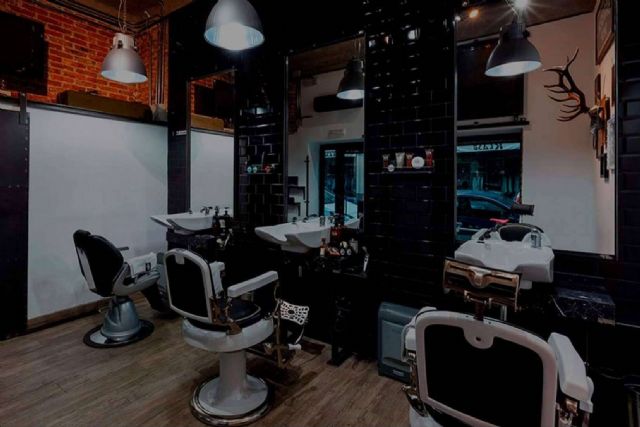 La peluquería y barbería de referencia para los hombres de Madrid es Roberto Carrillo 1998 - 1, Foto 1
