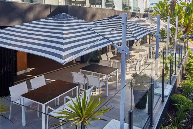 Real Hostelería ofrece un amplio catálogo de sombrillas - 1, Foto 1