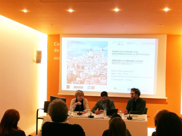 El tercer ciclo ´Presentes energéticos-Descarbonizando la edificación´ se inició ayer en el COACM - 1, Foto 1