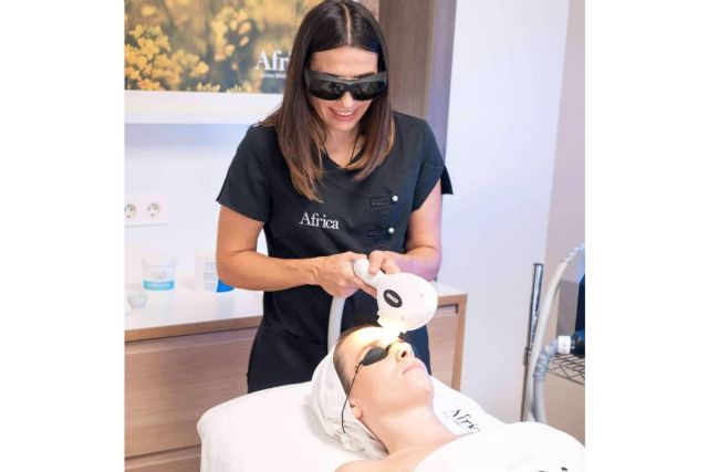 Los especialistas en tratamientos para el rejuvenecimiento facial de Centro Médico Estético África - 1, Foto 1