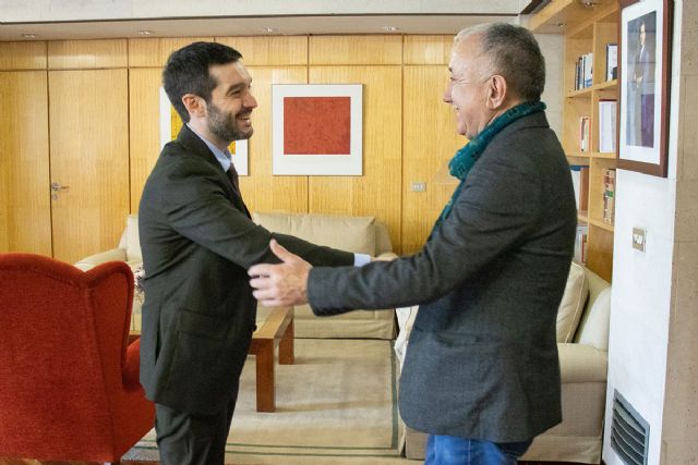 Bustinduy y Pepe Álvarez trabajarán conjuntamente para mejorar las condiciones laborales y salariales en el sector de la dependencia - 1, Foto 1