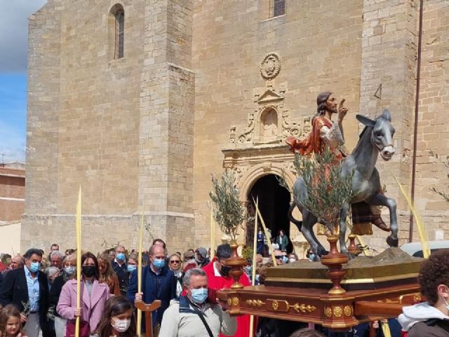 Pareja vivirá intensamente su Semana Santa y el posterior Abril Cultural - 1, Foto 1