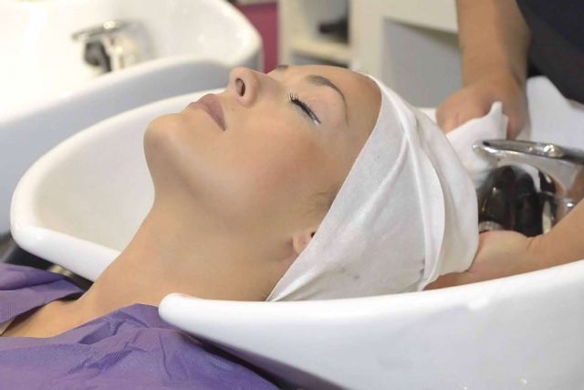 Wear&Tear presenta su innovadora línea de toallas y ropa desechable biodegradable para la industria de la estética y peluquería en Cosmoprof Worldwide Bologna - 1, Foto 1