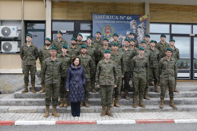 Margarita Robles visita el Regimiento de Infantería ´América´ nº 66 de Cazadores de Montaña en Pamplona - 1, Foto 1