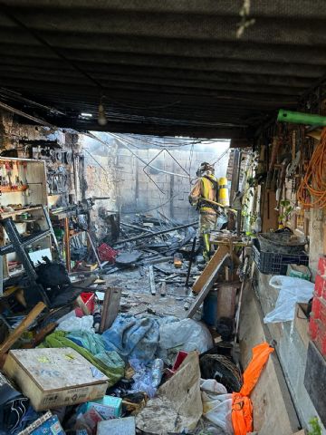 Incendio de un cobertizo en la pedanía de Los Torraos de Ceutí - 1, Foto 1