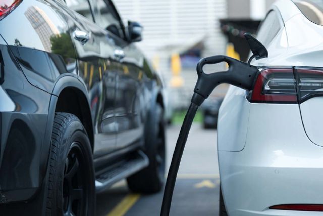 Transición Ecológica otorga 13,5 millones más en ayudas a otros 26 proyectos de electrificación de flotas de vehículos ligeros - 1, Foto 1