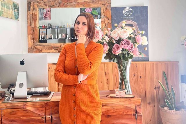 Rebeca Maldonado Castillo, fundadora y CEO de Sleimy, menciona algunos de los beneficios de los masajes Barcelona - 1, Foto 1