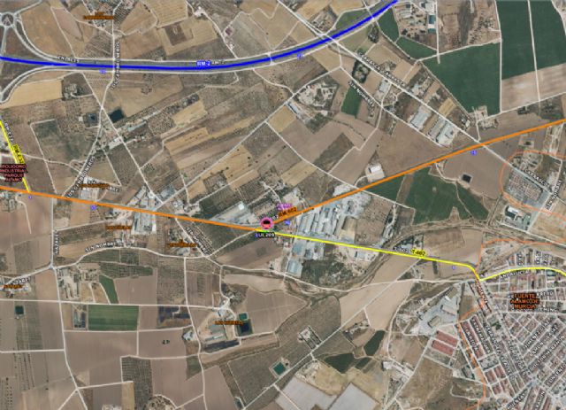 Dos mujeres heridas  al chocar el coche en el que viajaba con un autobús - 1, Foto 1