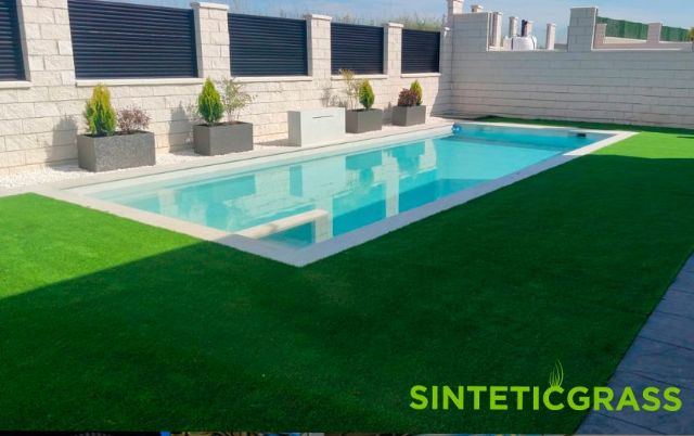 Césped artificial: una perspectiva verde sobre el paisajismo moderno, por SINTETICGRASS - 1, Foto 1