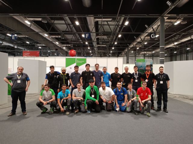 Schneider Electric entrega los premios de Instalaciones Eléctricas en el concurso SpainSkills 2024 - 1, Foto 1