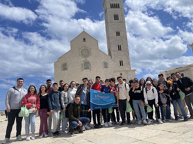 Concierto en la Catedral de Barletta: Alumnos del IES Juan de la Cierva sensibilizan sobre el medioambiente a travs de la msica en proyecto Erasmus+ - 6