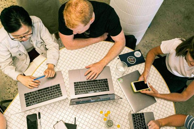 SkyRocketMonster, una agencia de marketing con especialistas en la captación de leads para pymes - 1, Foto 1