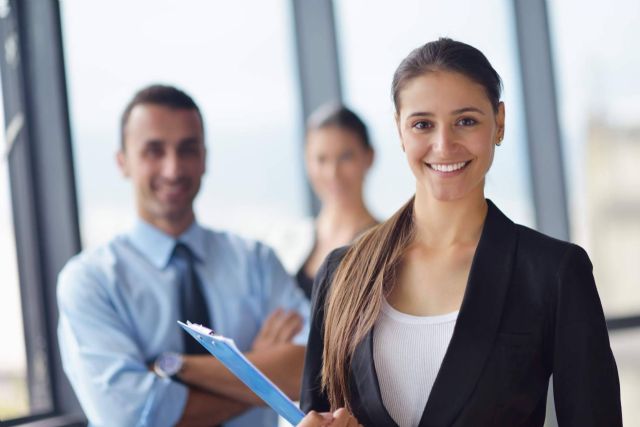 El equipo experimentado de traductores jurados en Madrid de ENAI E-Consulting Internacional - 1, Foto 1