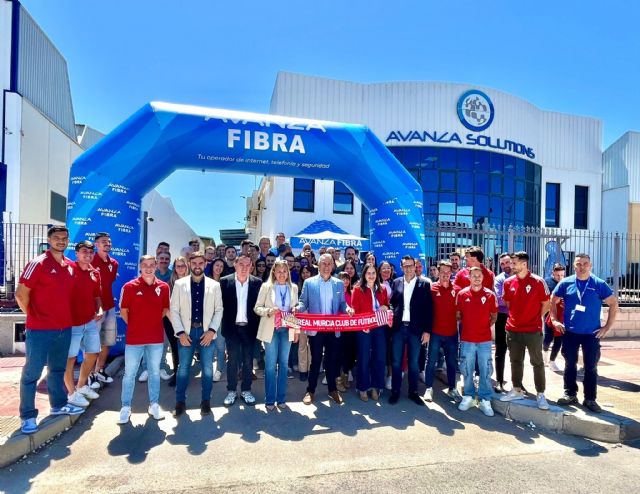 Avanza Fibra recibe a Felipe Moreno y jugadores del Real Murcia en sus instalaciones - 1, Foto 1