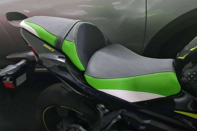 Transformación del asiento de moto con JM Fundas - 1, Foto 1