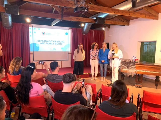 Profesionales de ocho países europeos participan en el proyecto Los viajes de Gulliver que gestiona Albores, en San Javiert - 1, Foto 1