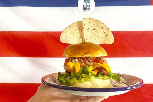 Disfrutar de comida totalmente casera en un ambiente americano en Chick Shack - 1, Foto 1