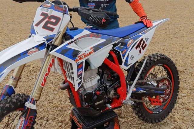 Un toque diferenciador a la motocicleta con ADHESIVOSEMBARRADOS - 1, Foto 1