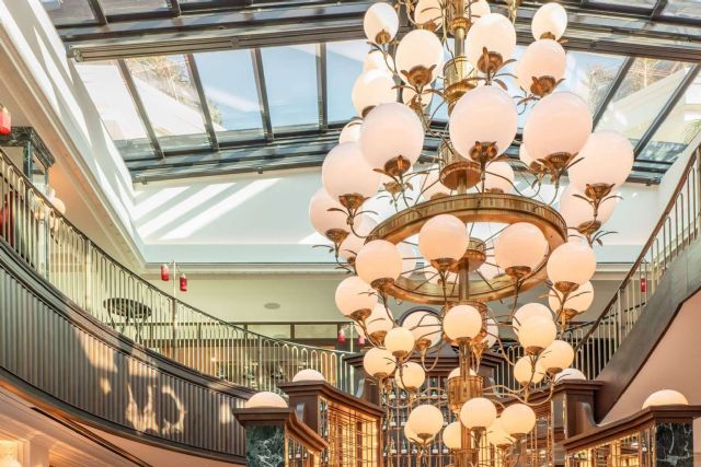 Los techos móviles de Airclos destacan por la entrada de luz que han creado en el Café de París de Mónaco - 1, Foto 1