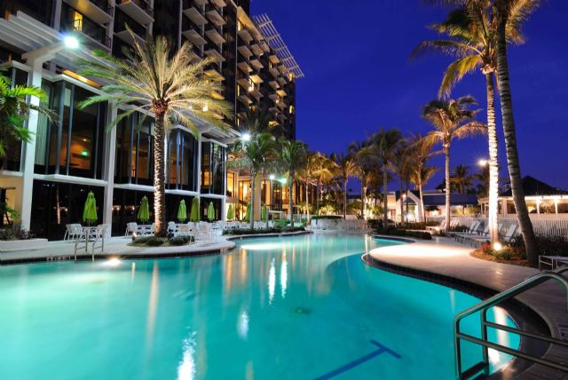 Swim Home, focos de resina para piscina atractivos y funcionales - 1, Foto 1