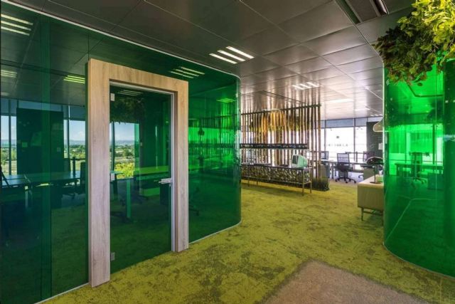 Transformar un espacio de trabajo. Mamparas de oficina, solución arquitectónica que aumenta luminosidad - 1, Foto 1