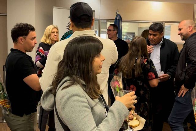 El chef argentino Lucas Martí Boldrini presentó su libro en la celebración de Sant Jordi en Barcelona - 1, Foto 1