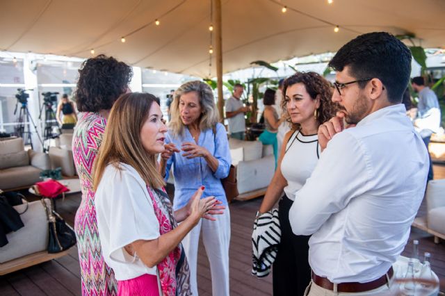 Innovación inspirada en la naturaleza: la biomimesis como solución a los desafíos del turismo en HIC Summit - 1, Foto 1