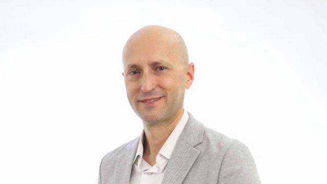 Ricardo Borrero Gavilán publica ‘Casi normales’, una adictiva obra de misterio y aventuras que mezcla realidad y ficción - 1, Foto 1