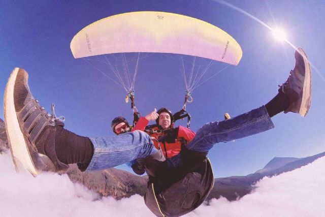 Descubrir la emoción de volar en parapente en Tenerife - 1, Foto 1