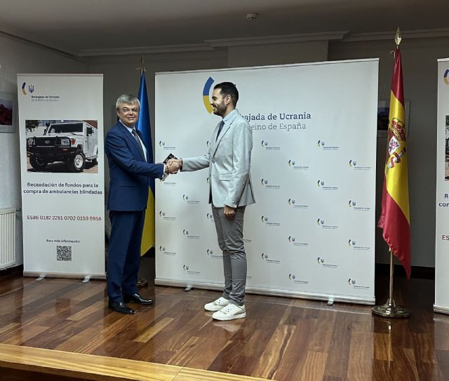 El embajador de Ucrania en España, Serhii Pohoreltsev, recibe en la embajada al escritor David Castillo, después de publicar la entrevista más personal a Volodimir Zelenski - 1, Foto 1