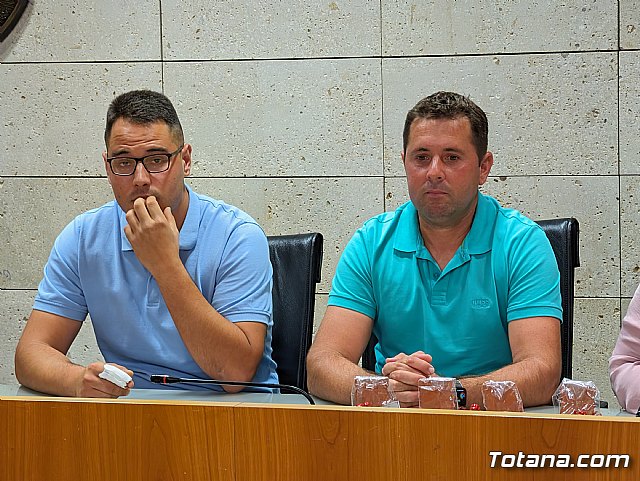 Realizan una recepcin institucional a los tres totaneros Campeones del Mundo Mar Costa de Clubes de Pesca - 2