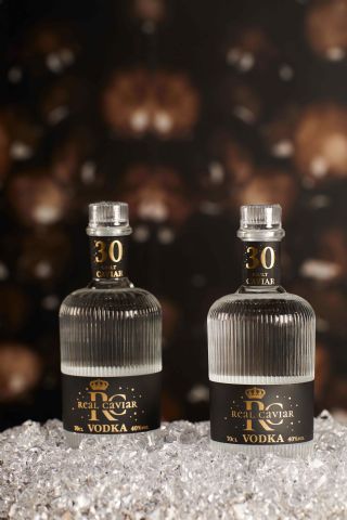 Real Caviar lanza el primer vodka en el mundo elaborado con 30 gramos de caviar - 1, Foto 1