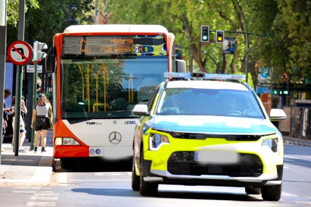 Servicios de emergencias atienden a un herido en accidente de tráfico en Murcia - 1, Foto 1