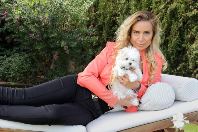 Rosa Rioja invita a sus lectores a elevar su conciencia y mejorar su vida a través de su libro, ‘Viviendo en alta frecuencia’ - 1, Foto 1