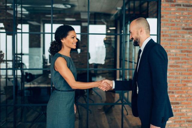 Cómo Hacer el Mejor Seguimiento Después del Networking y sacarle partido a la tarjeta de visita digital Knowee - 1, Foto 1