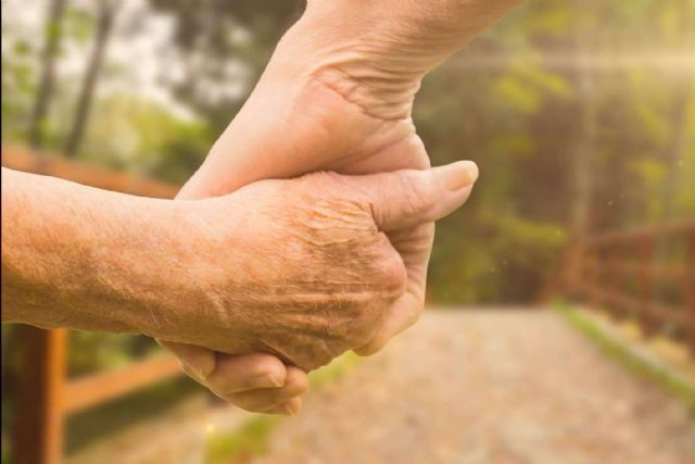 Servicio personalizado de atención a personas de la tercera edad, de la mano de algunos de los mejores cuidadores - 1, Foto 1