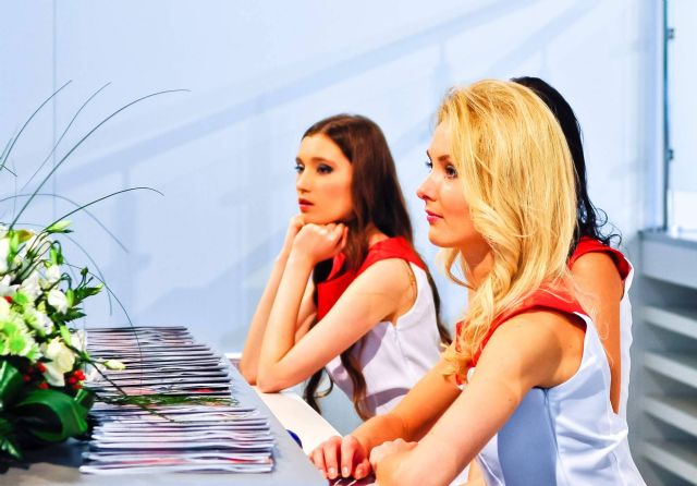 AB Grupo, una excelente alternativa a la hora de contratar una coordinadora de azafatas para eventos - 1, Foto 1