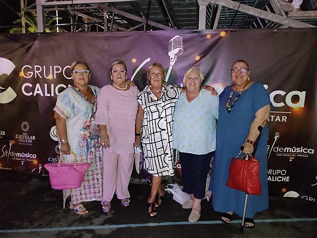 Isabel Pantoja conquista a su pblico en San Pedro del Pinatar con un emotivo concierto en su 50 aniversario sobrelosescenarios - 7