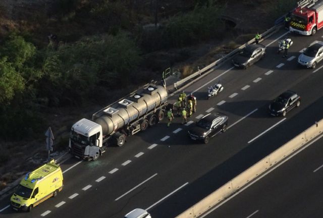 Accidente de tráfico bajando el Puerto de la Cadena, en Murcia - 1, Foto 1