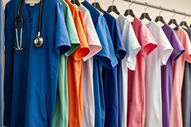 Uniformes sanitarios; Calidad y estilo para profesionales de la salud - 1, Foto 1