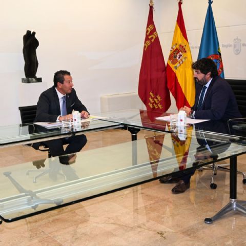 Reunión entre el alcalde de Mula y el presidente de la Comunidad Autónoma de Murcia para abordar temas clave para el municipio - 1, Foto 1