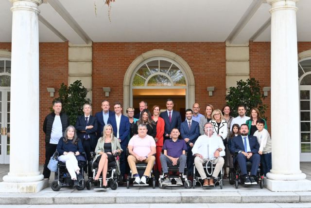 El presidente del Gobierno se reúne con pacientes, familiares, cuidadores y asociaciones de personas con ELA - 1, Foto 1