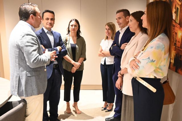 El Ayuntamiento de Mula y MicroBank firman un convenio para impulsar el autoempleo y el emprendimiento - 1, Foto 1