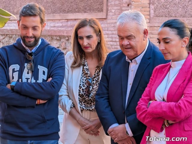 La consejera Rubira asiste a la Feria 