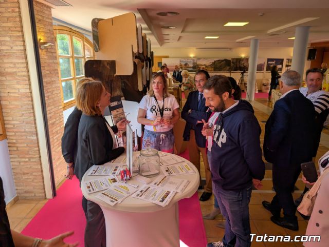 La consejera Rubira asiste a la Feria 