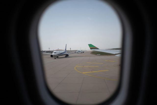 Según una nueva encuesta de AirHelp, estas son las cosas más frustrantes a la hora de viajar en avión - 1, Foto 1